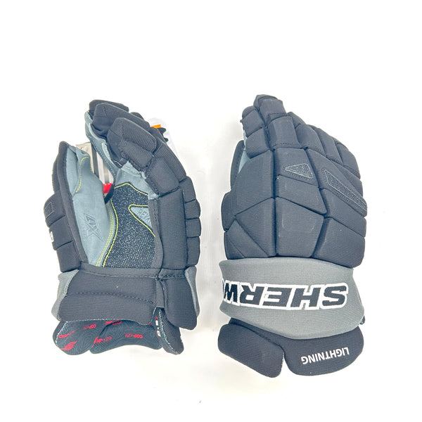 Sherwood Rekker Legend Pro - NHL Pro Stock Glove - Tampa Bay Lightning (Black/Grey)