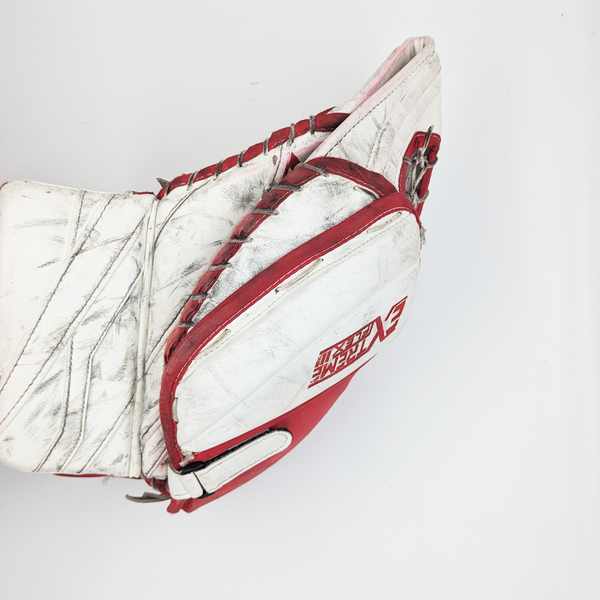 CCM Extreme Flex III - Used Goalie Glove (White/Red)
