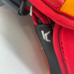 CCM Extreme Flex 5 - Gant de gardien de but professionnel de la LNH - Jacob Markstrom (noir/rouge/jaune)
