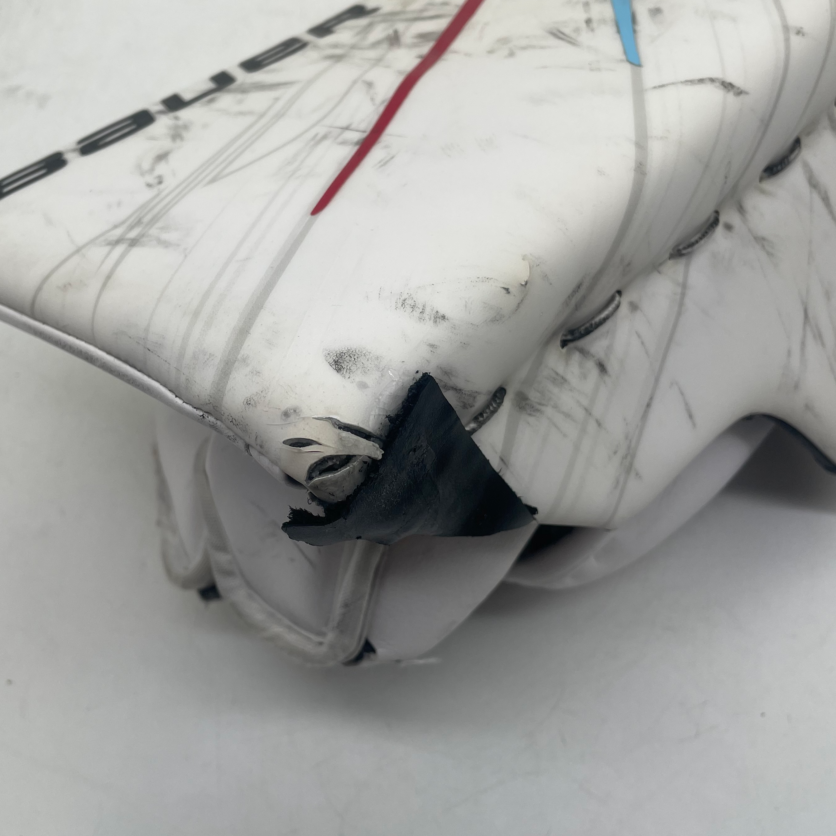 Bauer Vapor Hyperlite 2 - Used Pro Stock Goalie Blocker (White/Powder Blue/Red)