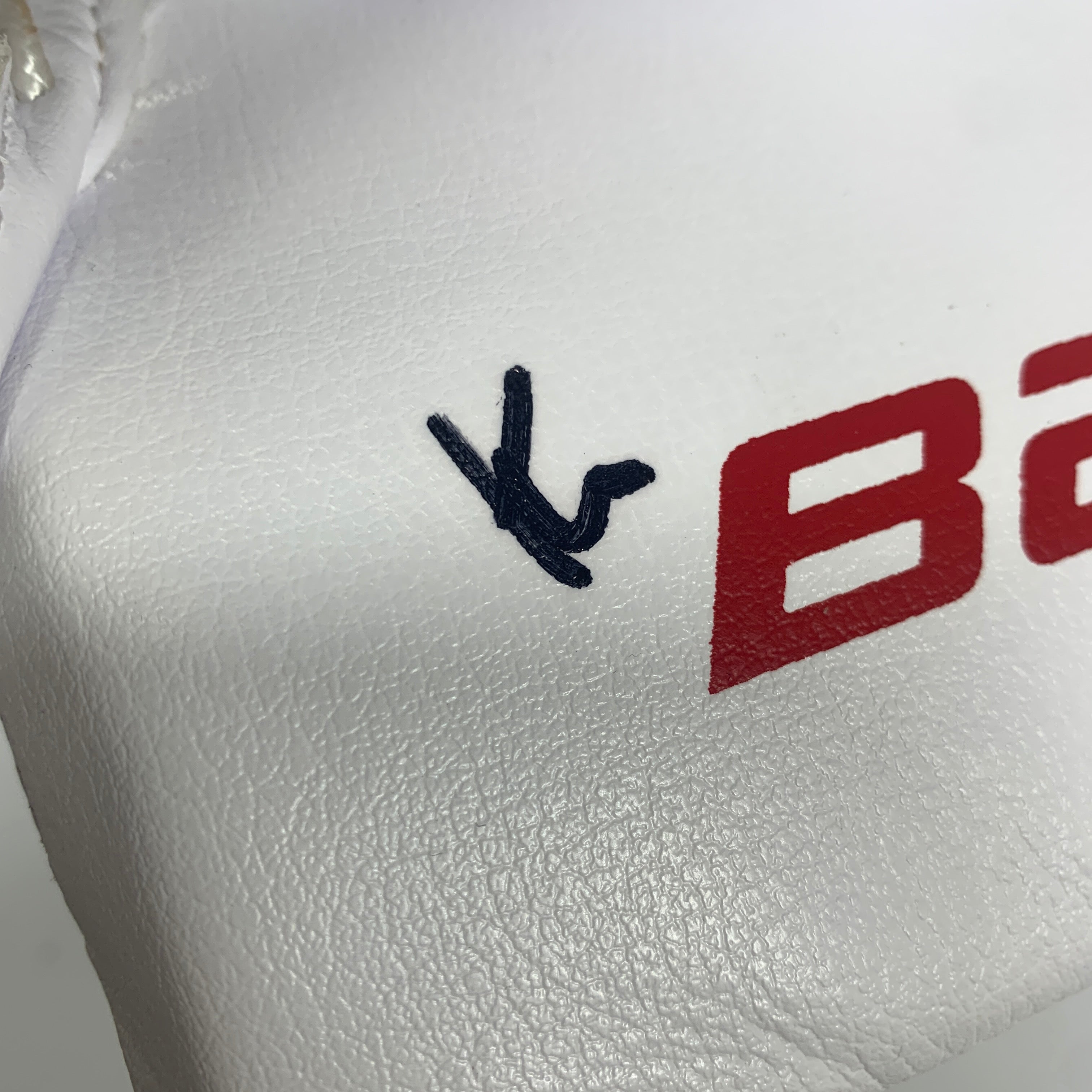 Nouveau Bauer Vapor Hyperlite - Bloqueur de gardien de but Pro Stock (blanc/rouge/bleu)
