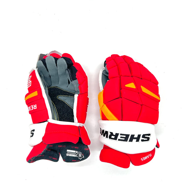 Sherwood Rekker Legend Pro - NHL Pro Stock Glove - Calgary Flames (Red/White/Yellow)