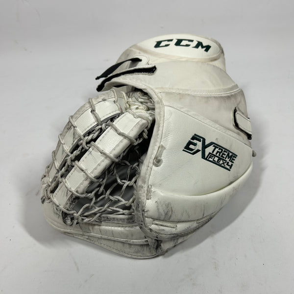 CCM Extreme Flex 4 - Used Pro Stock Goalie Glove (Green)
