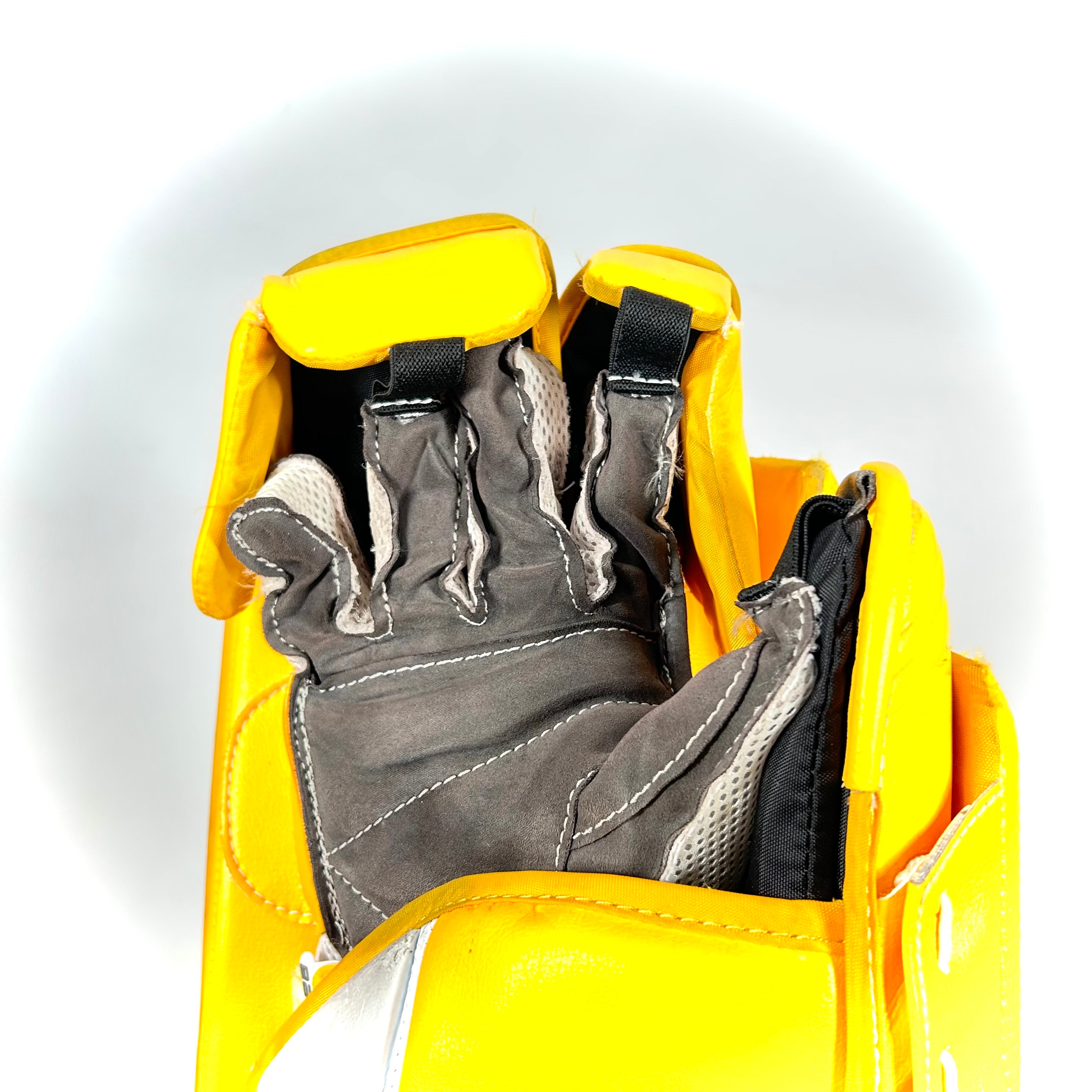 Bauer Vapor 2X Pro - Used Pro Stock Goalie Blocker (Yellow)