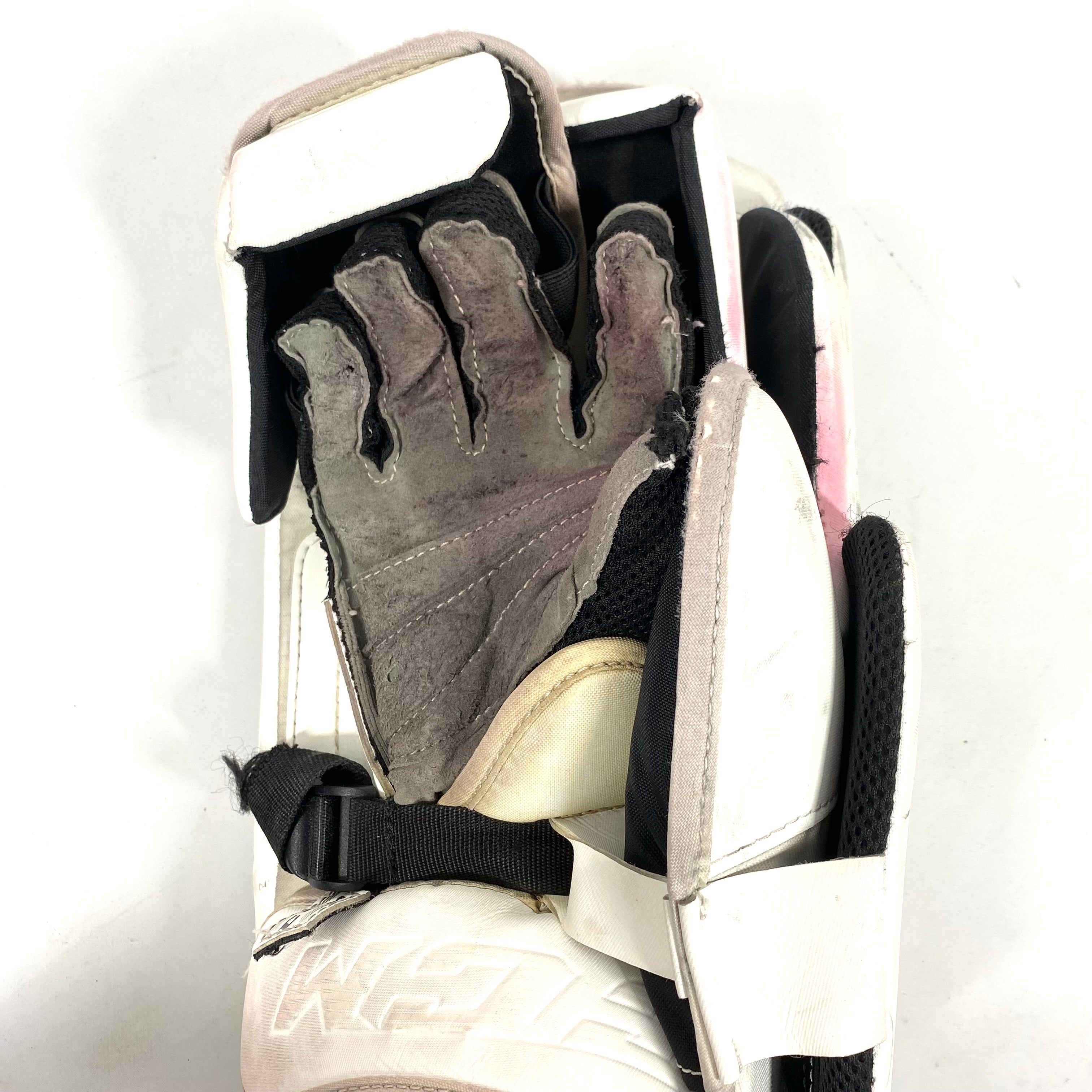 CCM Extreme Flex 5.9  - Used Goalie Blocker (White)