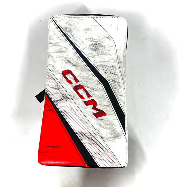 CCM Extreme Flex 6 - Used Regular Goalie Blocker (White/Red/Black)