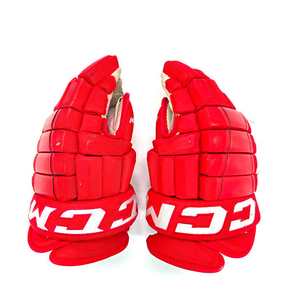 CCM HG97XP - Used Pro Stock Glove (Red)