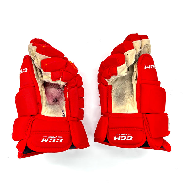 CCM HG97XP - Used Pro Stock Glove (Red)