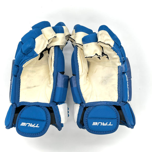 True A6.0  - Used NHL Pro Stock Glove - Colorado Avalanche (Blue)