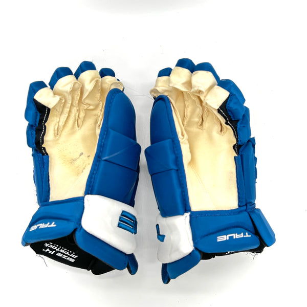 True Catalyst 9X - Used NHL Pro Stock Glove - Colorado Avalanche (Blue)