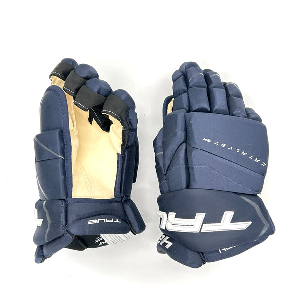 True Catalyst 9X - NHL Pro Stock Glove - Josh Manson (Navy)