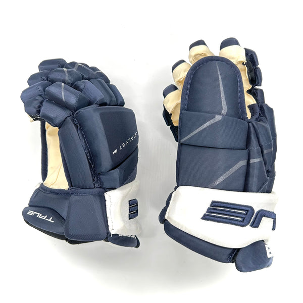 True Catalyst 9X - NHL Pro Stock Glove - Ben Meyers (Navy/White)