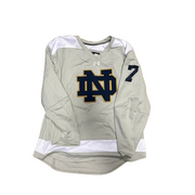 NCAA - Maillot d'entraînement Under Armour d'occasion (gris/blanc)