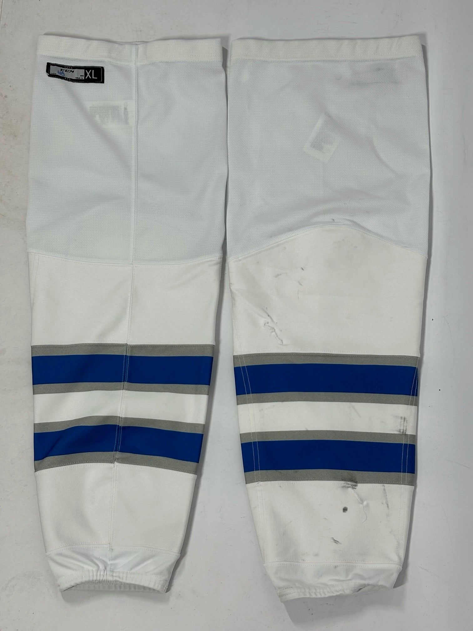 LHJMQ - Chaussette de hockey CCM usagée (blanche/bleu royal/argentée)