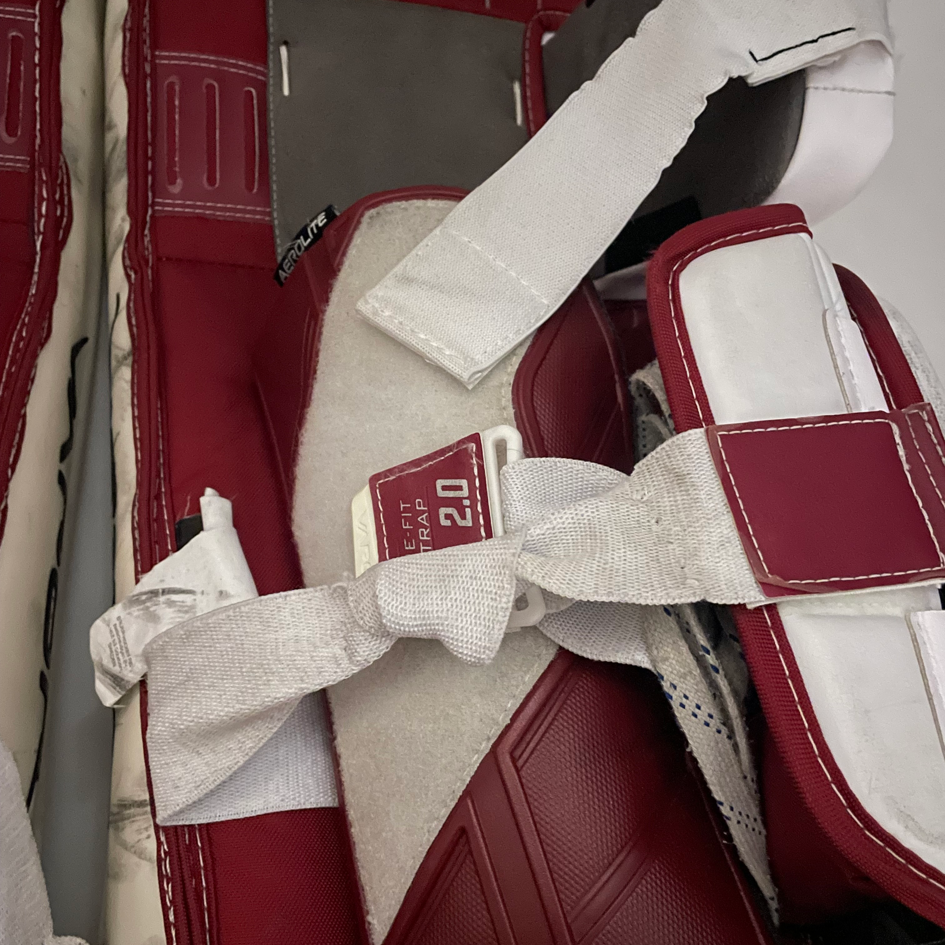 Bauer Vapor Hyperlite - Jambières de gardien senior Pro Stock d'occasion (blanc/marron)