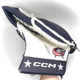CCM Extreme Flex 6 - Used NHL Pro Stock Goalie Glove (White/Navy)