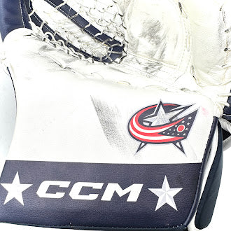 CCM Extreme Flex 6 - Used NHL Pro Stock Goalie Glove (White/Navy)