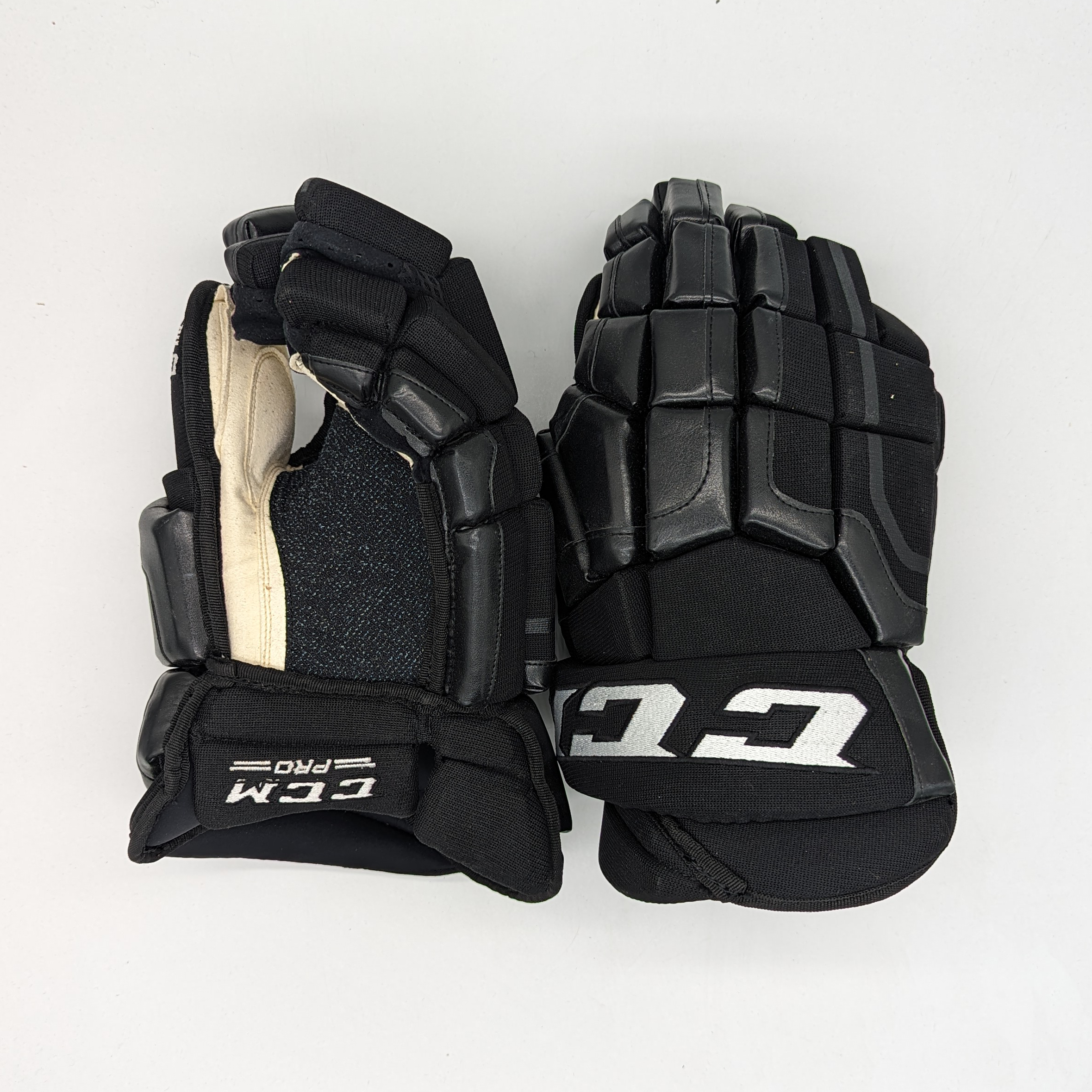 CCM HG40 - Pro Stock Glove (Black/White)