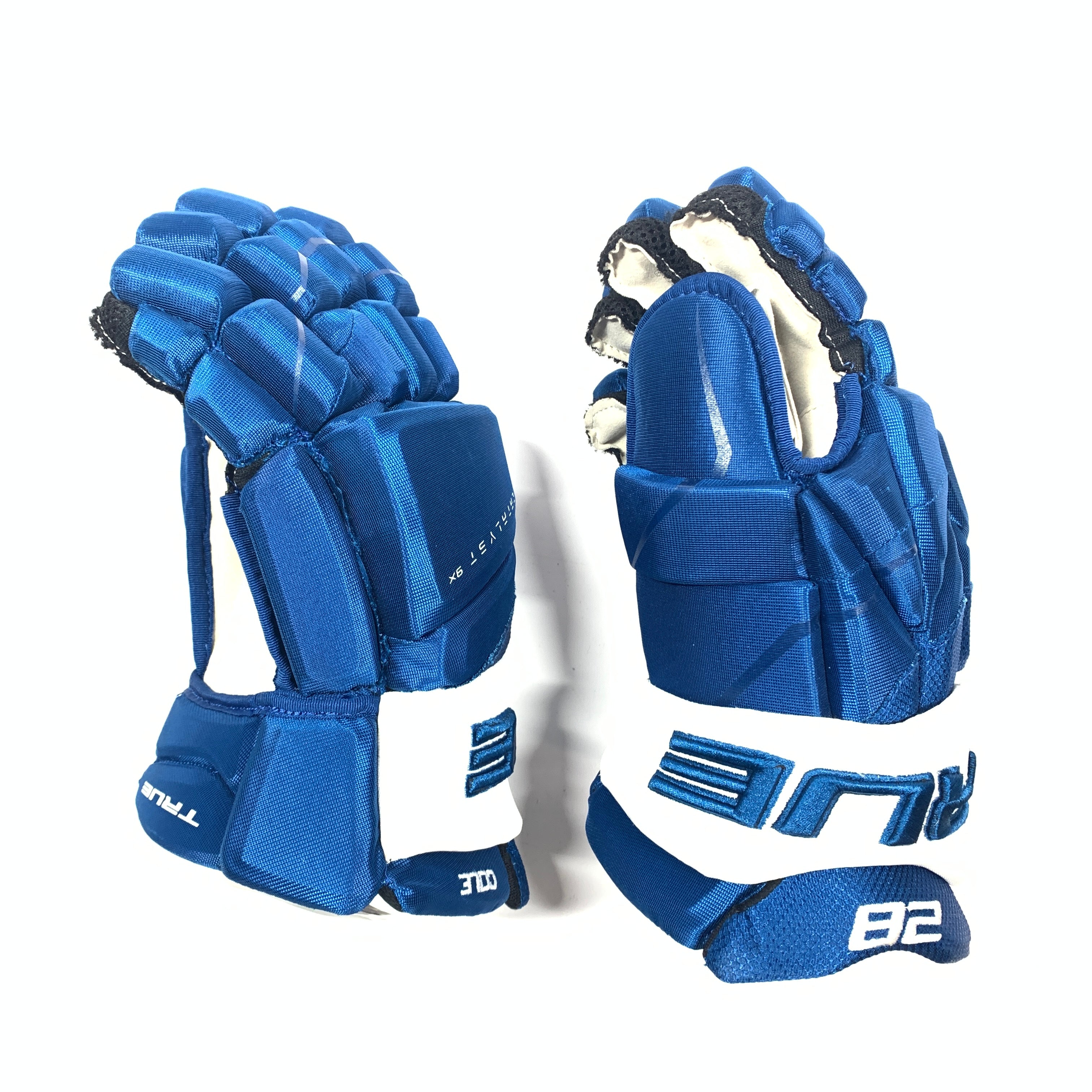 True Catalyst 9X - Gant NHL Pro Stock - Ian Cole (Bleu/Blanc)