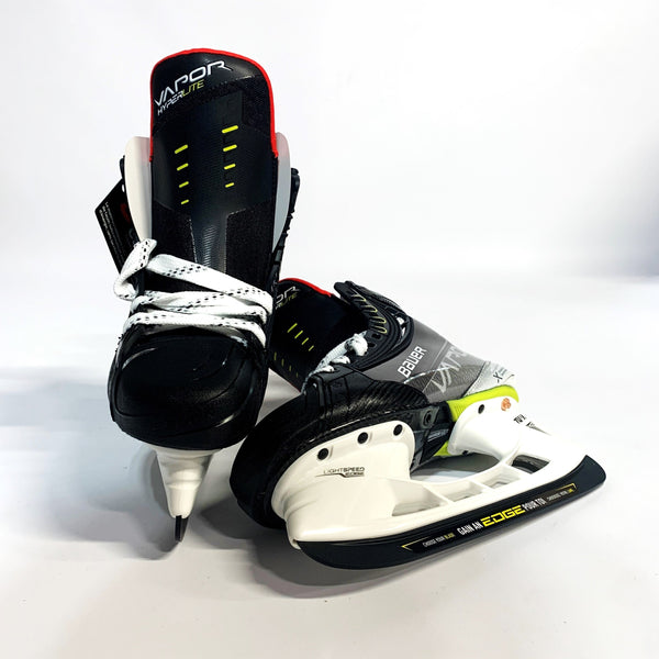 Bauer Vapor Hyperlite - Pro Stock Hockey Skates - Size 4 Fit 1