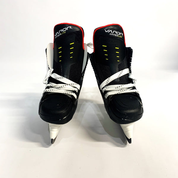 Bauer Vapor Hyperlite - Pro Stock Hockey Skates - Size 4 Fit 1