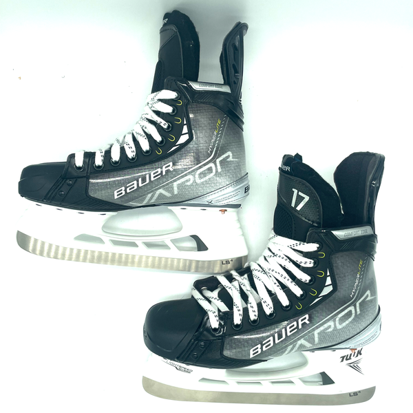 Bauer Vapor Hyperlite - Pro Stock Hockey Skates - Size R6.875 L7.375