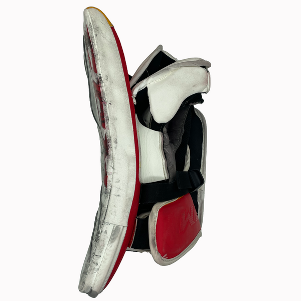 CCM Extreme Flex 5 - Used Pro Stock Goalie Blocker (White/Red)
